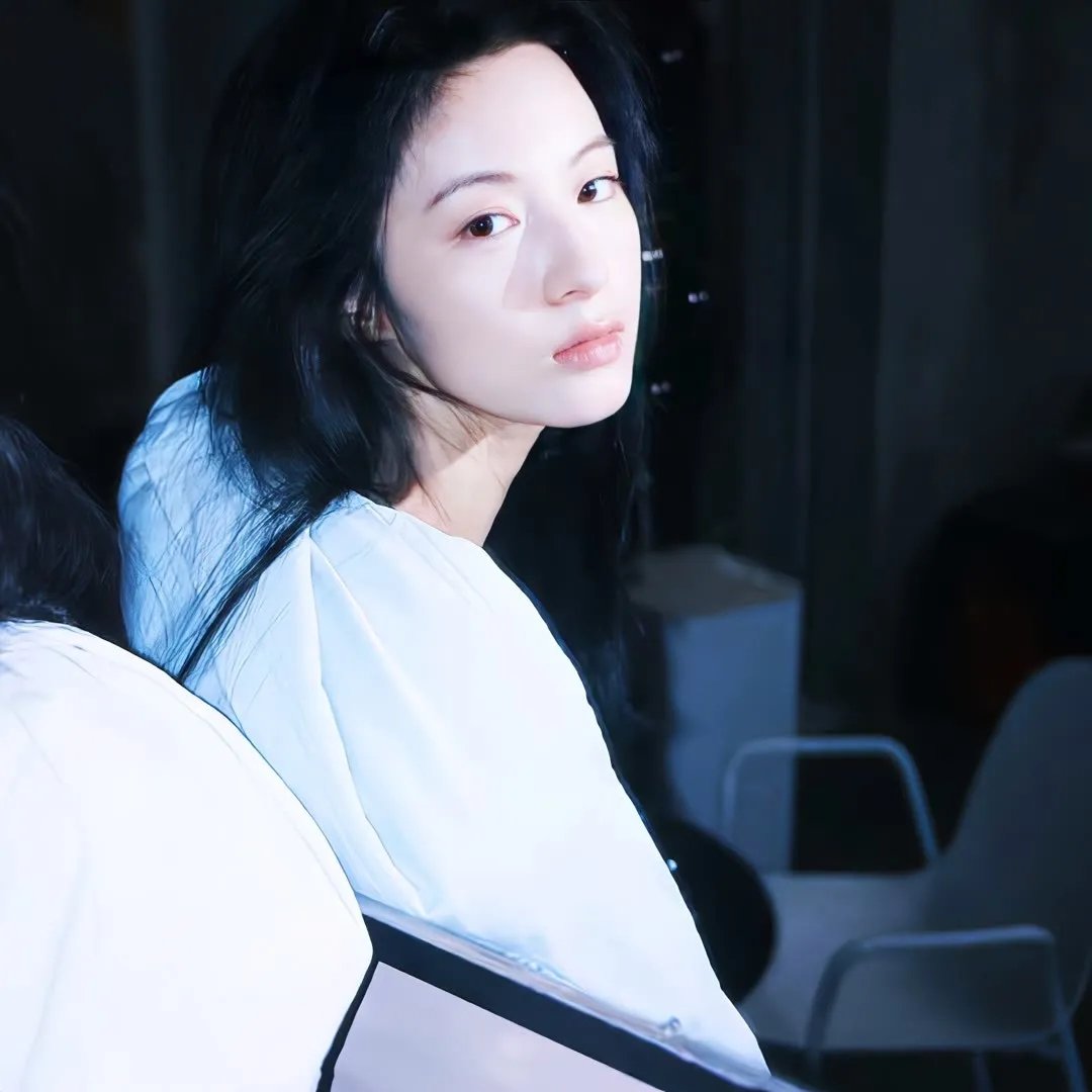 终极女郎 封面